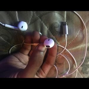 iPhone 8 headphones